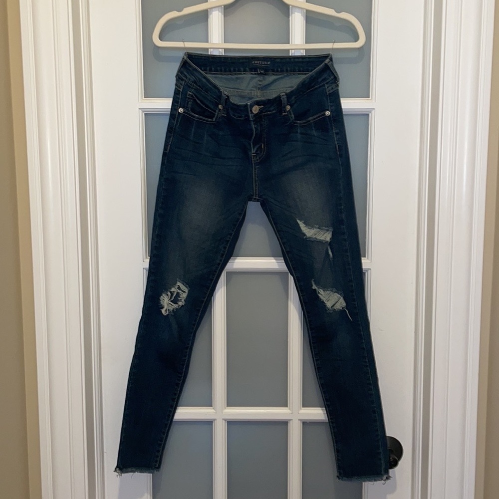 Just USA: Ankle Cropped Ripped Jeans